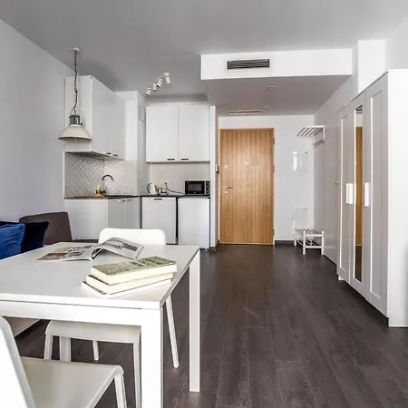 Golden - Bright And Modern -premium Building In Top Location- Solidarnosci Lejlighed Warszawa